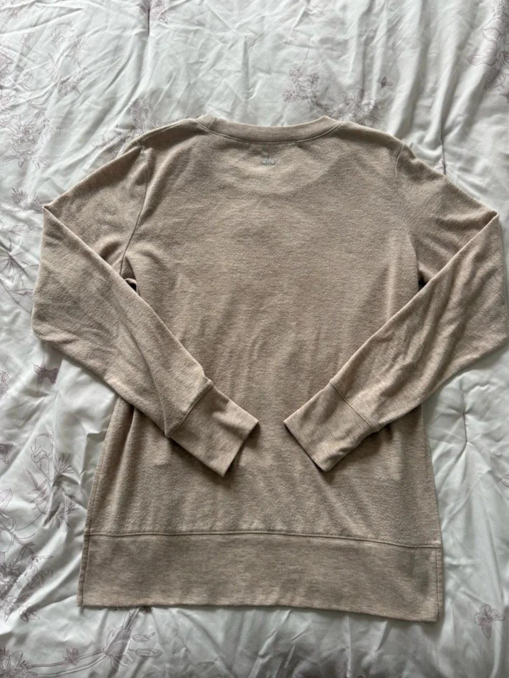 ALO Yoga | Glimpse in Putty Heather Nude Beige Longsleeve Sweater - S